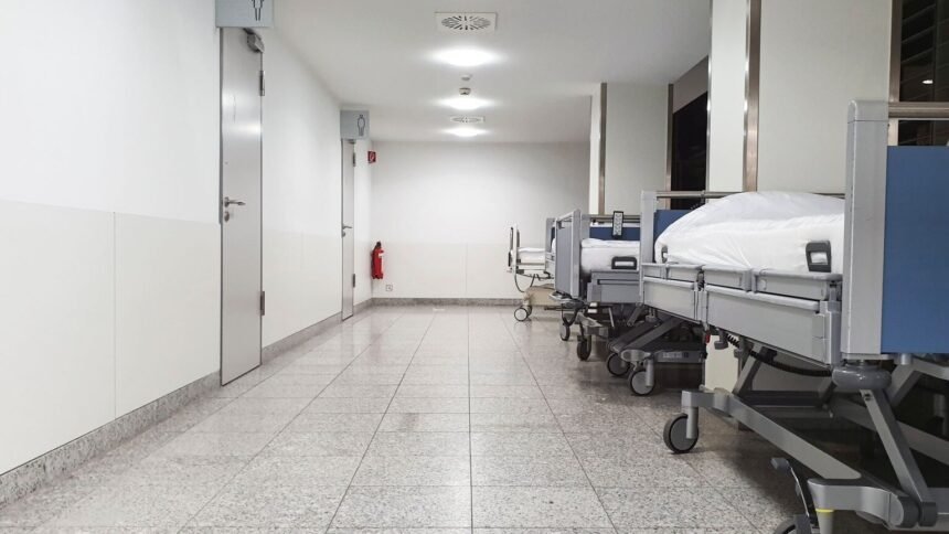 Urgences d'orléans : une octogénaire dénonce six jours sur un brancard Urgences d’Orléans : une octogénaire dénonce six jours sur un brancard