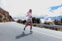 Utmb : blandine l’hirondel signe la première victoire française depuis 2021 UTMB : Blandine L’Hirondel signe la première victoire française depuis 2021