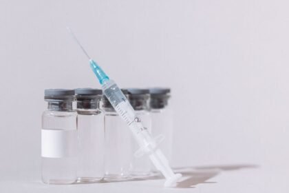 Premier vaccin grippe ARNm : la FDA approuve mFLUSIVA de Moderna