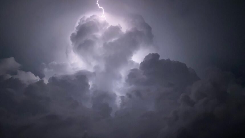 Météo-France place huit départements de l&rsquo;Est en vigilance orange orages