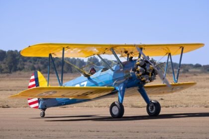 À 97 ans, une Britannique bat son propre record de wing-walking