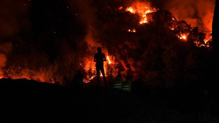 Incendie de Saint-Just : le feu stabilisé après 230 hectares brûlés