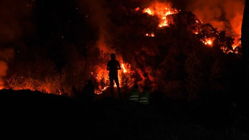 Incendie de saint-just : le feu stabilisé après 230 hectares brûlés Incendie de Saint-Just : le feu stabilisé après 230 hectares brûlés
