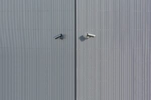 Ce motif imprimé rend une voiture invisible aux caméras de surveillance IA