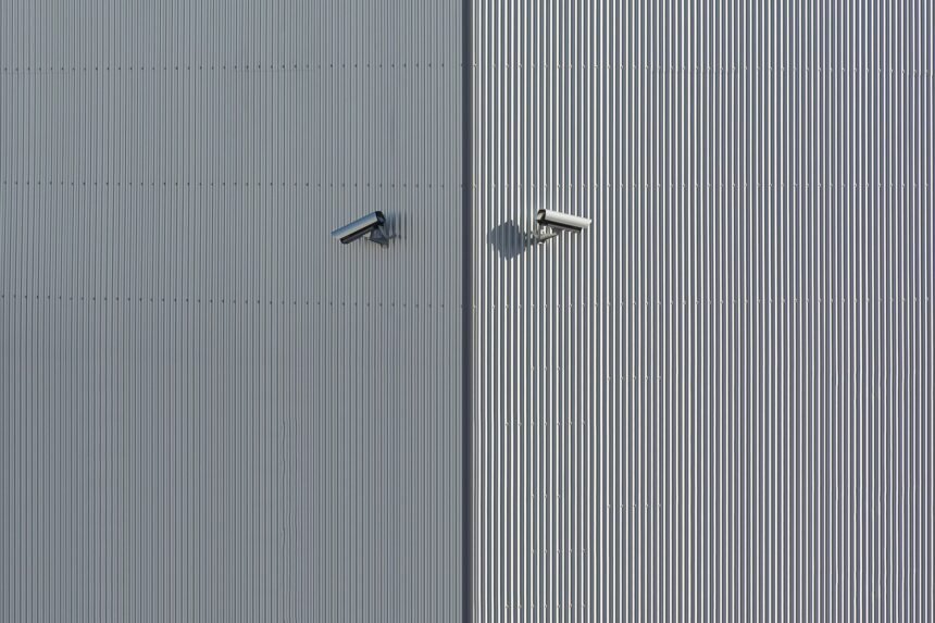 Ce motif imprimé rend une voiture invisible aux caméras de surveillance IA