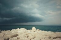 Orages dans le Var et les Alpes-Maritimes : jusqu'à 26 000 foyers sans électricité