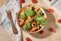 Cette panzanella toscane se prépare en 20 minutes Cette panzanella toscane se prépare en 20 minutes