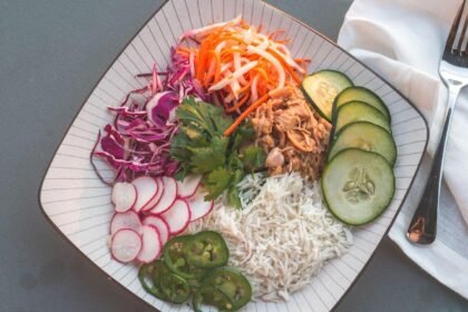 Cette salade de riz composée se prépare en 20 minutes