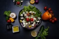Cette salade grecque authentique se prépare en 15 minutes
