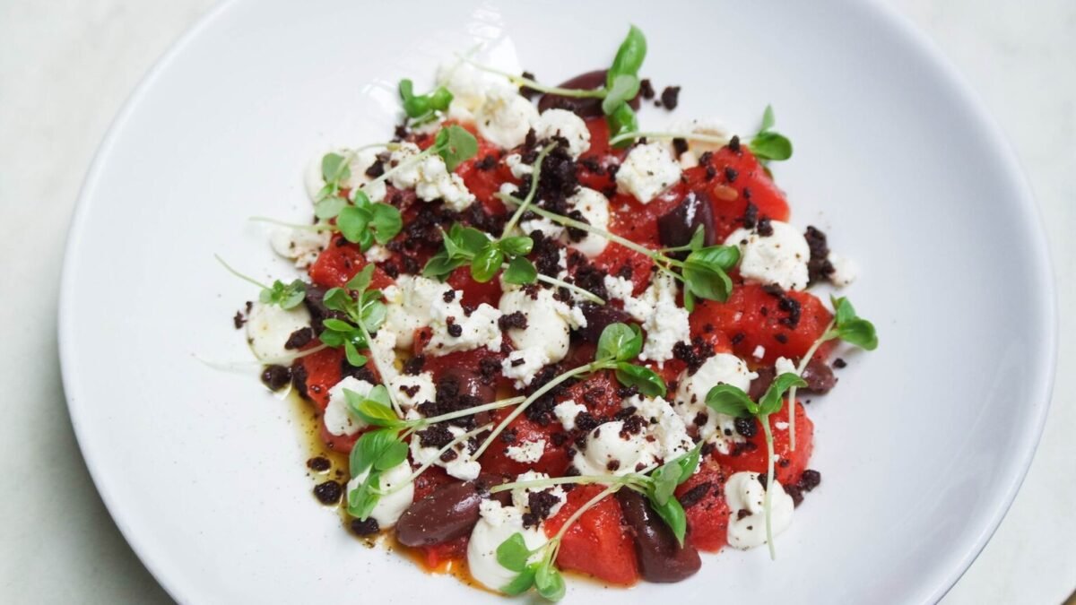 Rafraîchissez-vous avec cette salade pastèque, feta et menthe en 15 minutes