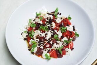 Rafraîchissez-vous avec cette salade pastèque, feta et menthe en 15 minutes