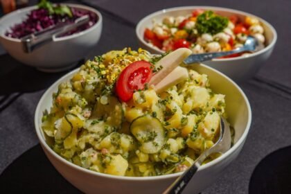 Cette salade de pommes de terre à l&rsquo;ancienne se prépare en 30 minutes