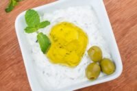 Préparez une soupe glacée au concombre et au yaourt en 15 minutes
