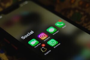 X publie son algorithme et un outil anti-shadowban, en pleine enquête pénale