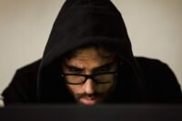 153 millions de permis de conduire piratés : la france est-elle exposée? 153 millions de permis de conduire piratés : la France est-elle exposée ?