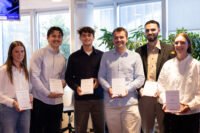Prix patrick bourrat 2026 : tf1 récompense 6 jeunes journalistes et leur offre un cdd programme tv ce soir