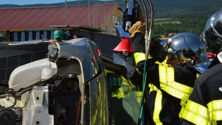 Vouneuil-sur-vienne : une voiture percute un poids lourd, le conducteur désincarcéré Vouneuil-sur-Vienne : une voiture percute un poids lourd, le conducteur désincarcéré
