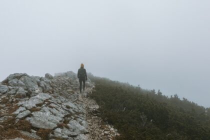 Albertville : un randonneur de 80 ans retrouvé vivant après une nuit dans le brouillard
