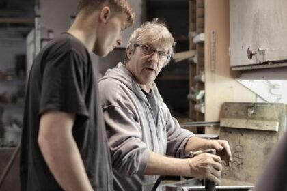Apprentissage 2027 : aides maintenues, 5 000 € à saisir avant le 31 décembre