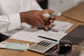 Budget 2027 : épargne, indemnités, retraite, ce que Bercy veut taxer