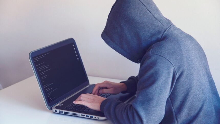 Claude piraté : des hackers vident votre abonnement, comment réagir Claude piraté : des hackers vident votre abonnement, comment réagir
