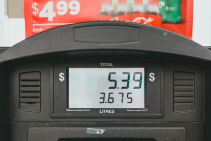 Carburant : le sp95 dépasse 2,10 € le litre, record depuis la guerre au moyen-orient en bref