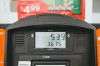Carburant : le sp95 dépasse 2,10 € le litre, record depuis la guerre au moyen-orient