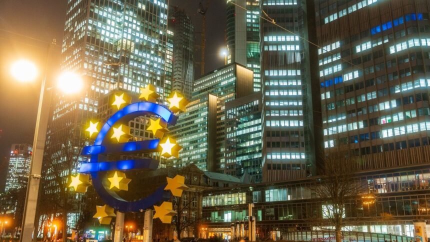Inflation à 3,3 % : la bce proche d'une hausse des taux le 10 septembre Inflation à 3,3 % : la BCE proche d’une hausse des taux le 10 septembre