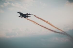 Iran : les États-Unis frappent un 2e jour, Téhéran attaque des bases américaines