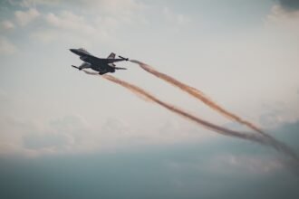 Iran : les États-Unis frappent un 2e jour, Téhéran attaque des bases américaines