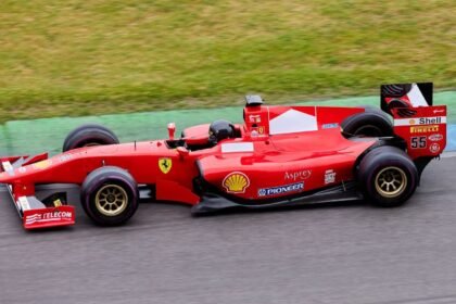 Kimi Antonelli remporte le Grand Prix d'Italie depuis la 19e place à Monza