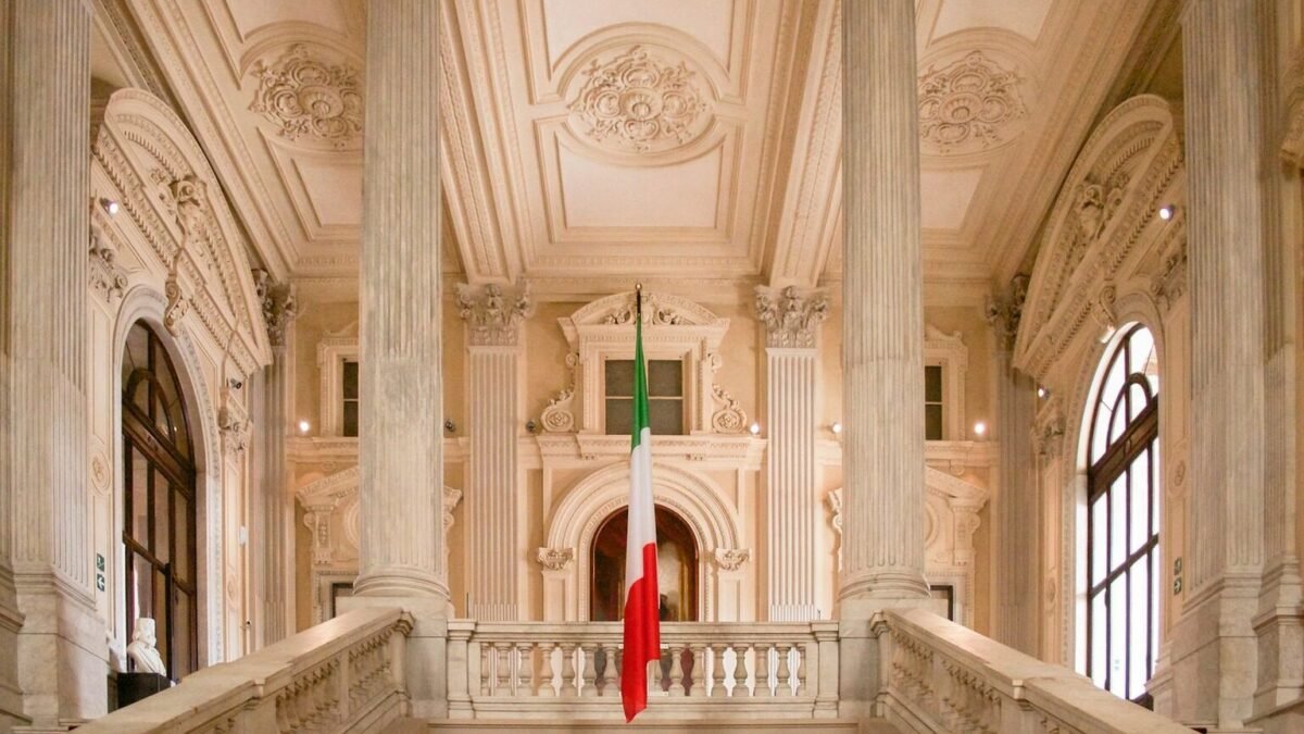 Giorgia Meloni bat le record de longévité au pouvoir en Italie