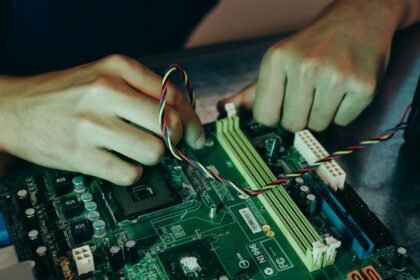 Nvidia rachète la pépite française Hugging Face pour 12,9 milliards