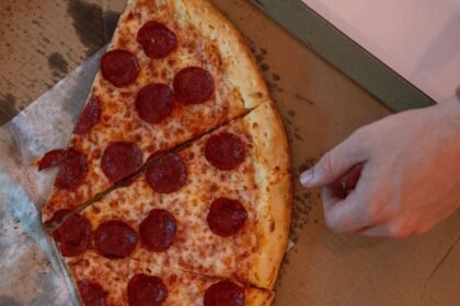 Riom : un casse à la voiture-bélier échoue contre un distributeur de pizzas Riom : un casse à la voiture-bélier échoue contre un distributeur de pizzas