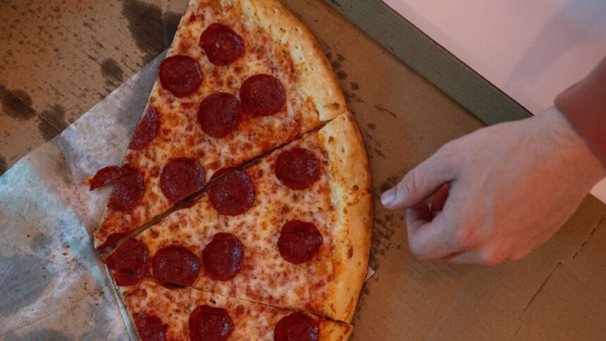 Riom : un casse à la voiture-bélier échoue contre un distributeur de pizzas Riom : un casse à la voiture-bélier échoue contre un distributeur de pizzas