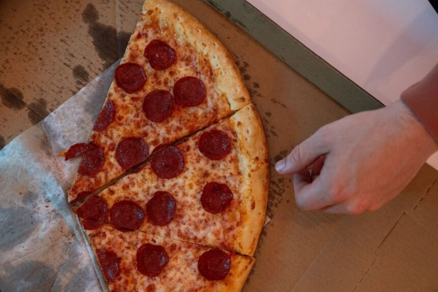 Riom : un casse à la voiture-bélier échoue contre un distributeur de pizzas Riom : un casse à la voiture-bélier échoue contre un distributeur de pizzas
