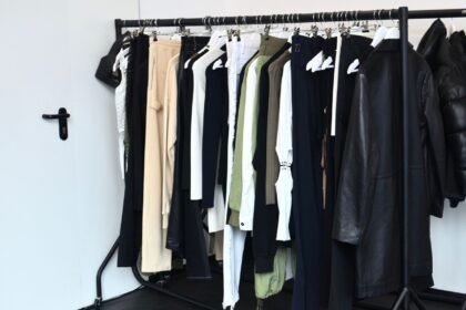 Shein, temu, aliexpress : la taxe anti-fast-fashion est entrée en vigueur Shein, Temu, AliExpress : la taxe anti-fast-fashion est entrée en vigueur