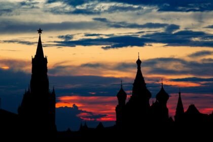 Ukraine : Poutine ordonne une trêve de 72 heures sur Kiev dès minuit