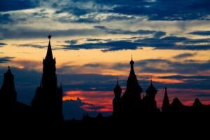 Ukraine : Poutine ordonne une trêve de 72 heures sur Kiev dès minuit