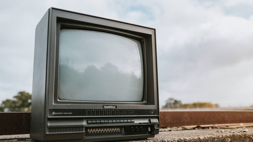 Les enfants de la télé : la formule thématique de faustine bollaert remonte à 12,7 % Les Enfants de la télé : la formule thématique de Faustine Bollaert remonte à 12,7 %