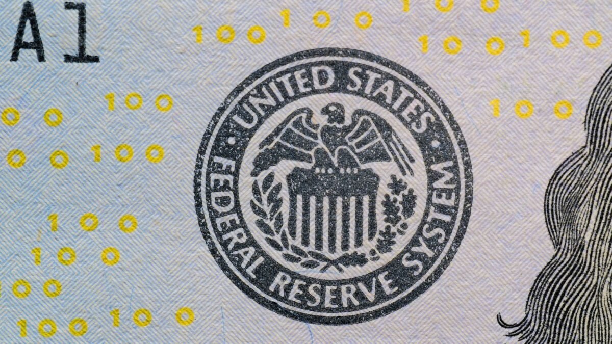 Fed : taux relevé à 4 %, première hausse depuis 2023 malgré Trump