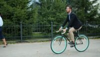 Forfait mobilités durables : jusqu’à 600 € par an pour le vélo et le covoiturage information judiciaire maternelle Saint-Laurent-du-Var