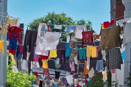 Ig Nobel 2026 : urinoirs sans éclaboussures et 1 000 slips enterrés récompensés
