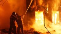 Incendie à limonest : 56 pompiers mobilisés, la d306 coupée dans les deux sens vigilance orange orages