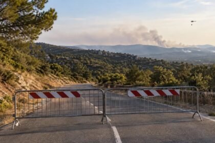 RD618 fermée : 50 pompiers combattent un incendie à Palau-del-Vidre