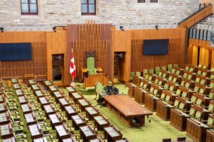 Les débats devant l’Assemblée nationale sur le projet de loi créant le pass vaccinal, interrompus lundi soir, se poursuivront ce mardi soir