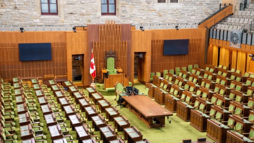 Les débats devant l'assemblée nationale sur le projet de loi créant le pass vaccinal, interrompus lundi soir, se poursuivront ce mardi soir Les débats devant l’Assemblée nationale sur le projet de loi créant le pass vaccinal, interrompus lundi soir, se poursuivront ce mardi soir