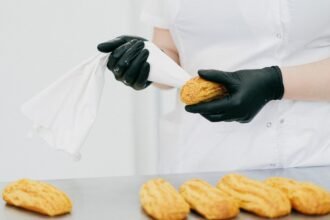 Le Meilleur Pâtissier saison 15 : Olivier Minne hérite d'une audience en recul