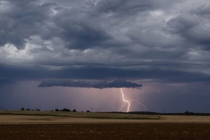 Météo du lundi 7 septembre : jusqu'à 38°C dans le Rhône, orages sur les reliefs