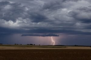 Météo du lundi 7 septembre : jusqu'à 38°C dans le Rhône, orages sur les reliefs